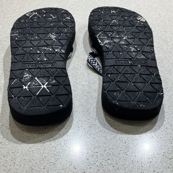 Minnetonka Black&White Thong Sandals Women’s size 10 - Picture 7 of 10